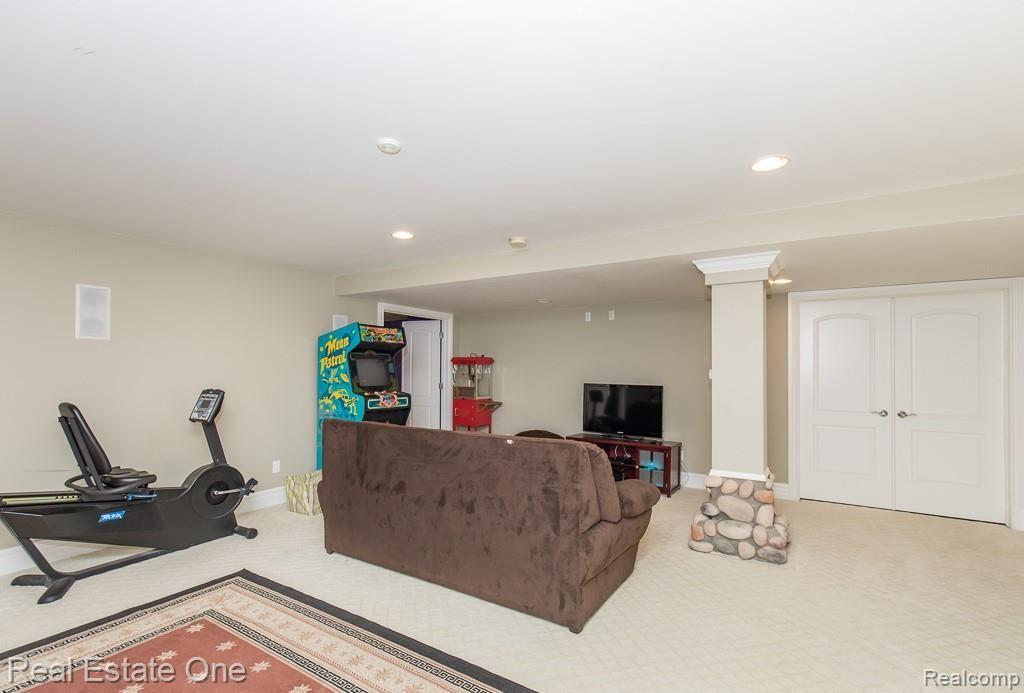 1832 Rochester Road Oakland, MI 48363 - Photo 48 of 62