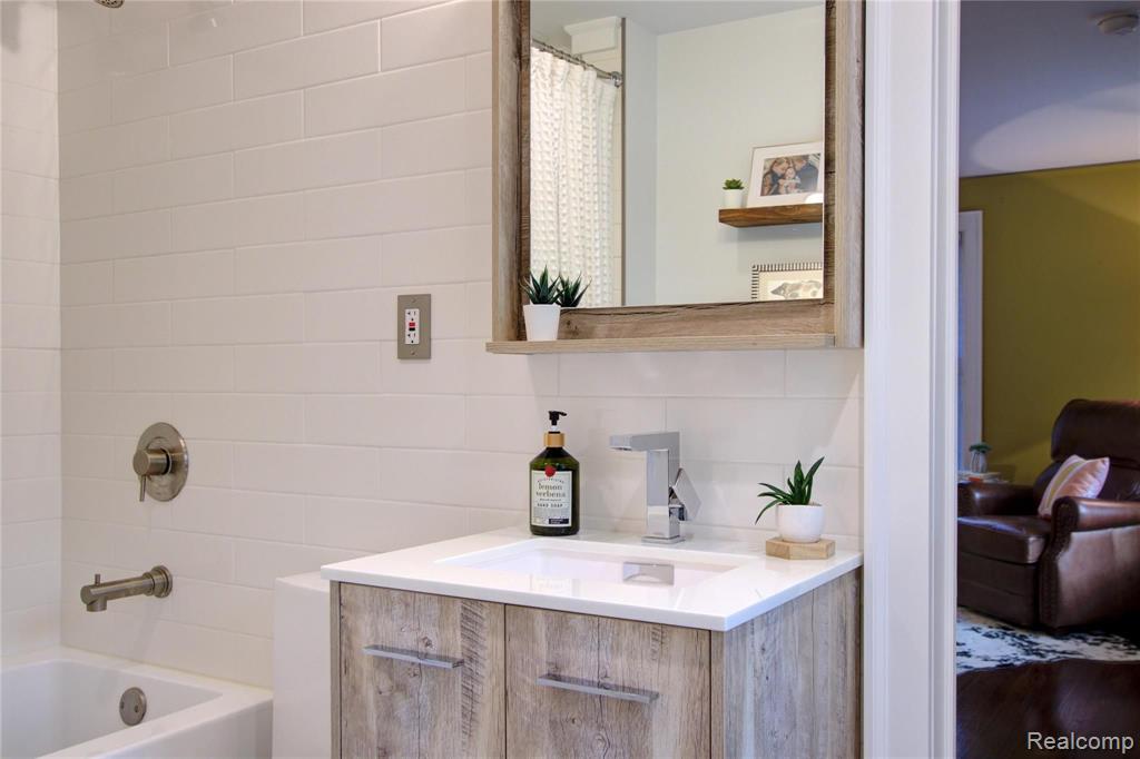 686 Washington Road Grosse Pointe, MI 48230 - Photo 55 of 73