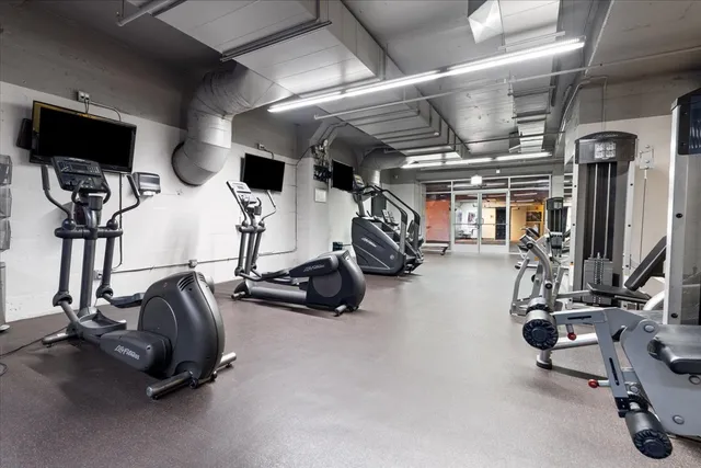 $299,900 | 565 West Quincy Street, Unit 1202, Chicago, IL 60661