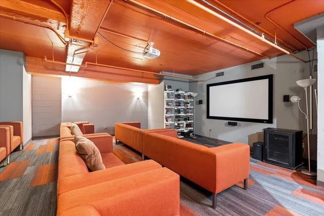 $299,900 | 565 West Quincy Street, Unit 1202, Chicago, IL 60661