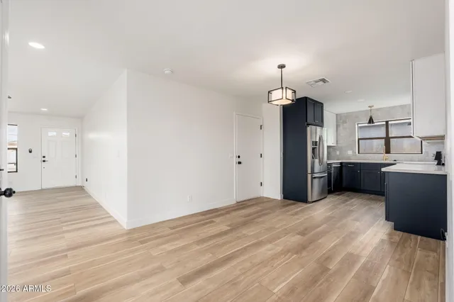 $379,999 | 2437 East Tamarisk Avenue, Phoenix, AZ 85040