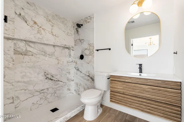 $379,999 | 2437 East Tamarisk Avenue, Phoenix, AZ 85040