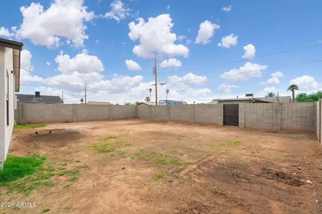 $379,999 | 2437 East Tamarisk Avenue, Phoenix, AZ 85040