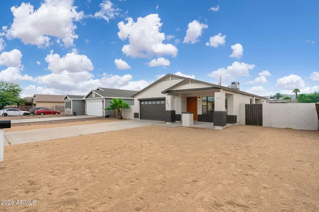 $379,999 | 2437 East Tamarisk Avenue, Phoenix, AZ 85040