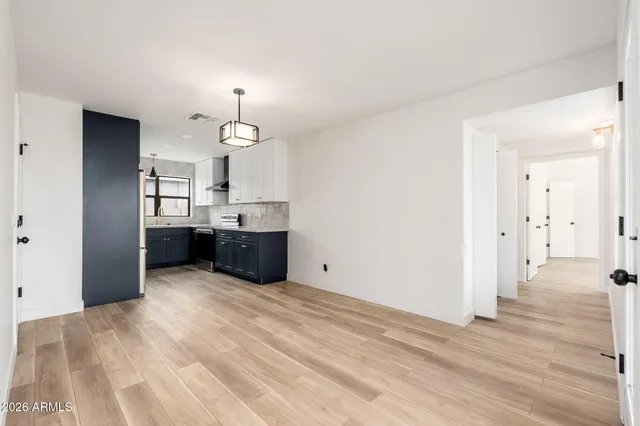 $379,999 | 2437 East Tamarisk Avenue, Phoenix, AZ 85040