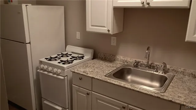 $975 | 223 State Street, Watertown, NY 13601