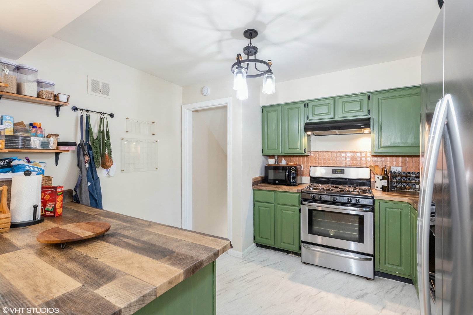 18526 Clyde Road Homewood, IL 60430 - Photo 6 of 15