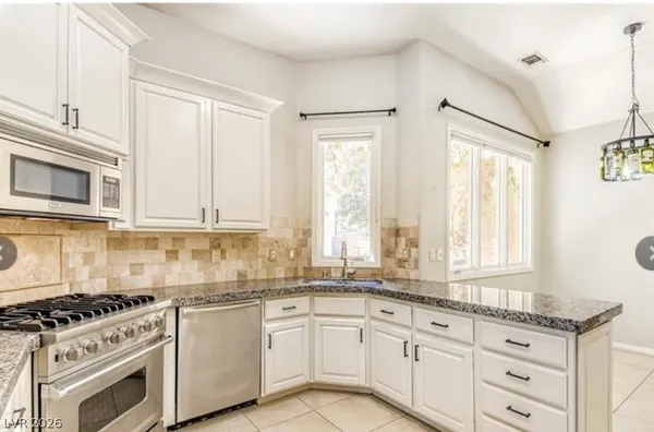 $2,950 | 8243 Round Hills Circle, Las Vegas, NV 89113