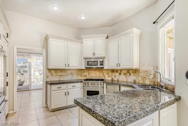 $2,950 | 8243 Round Hills Circle, Las Vegas, NV 89113