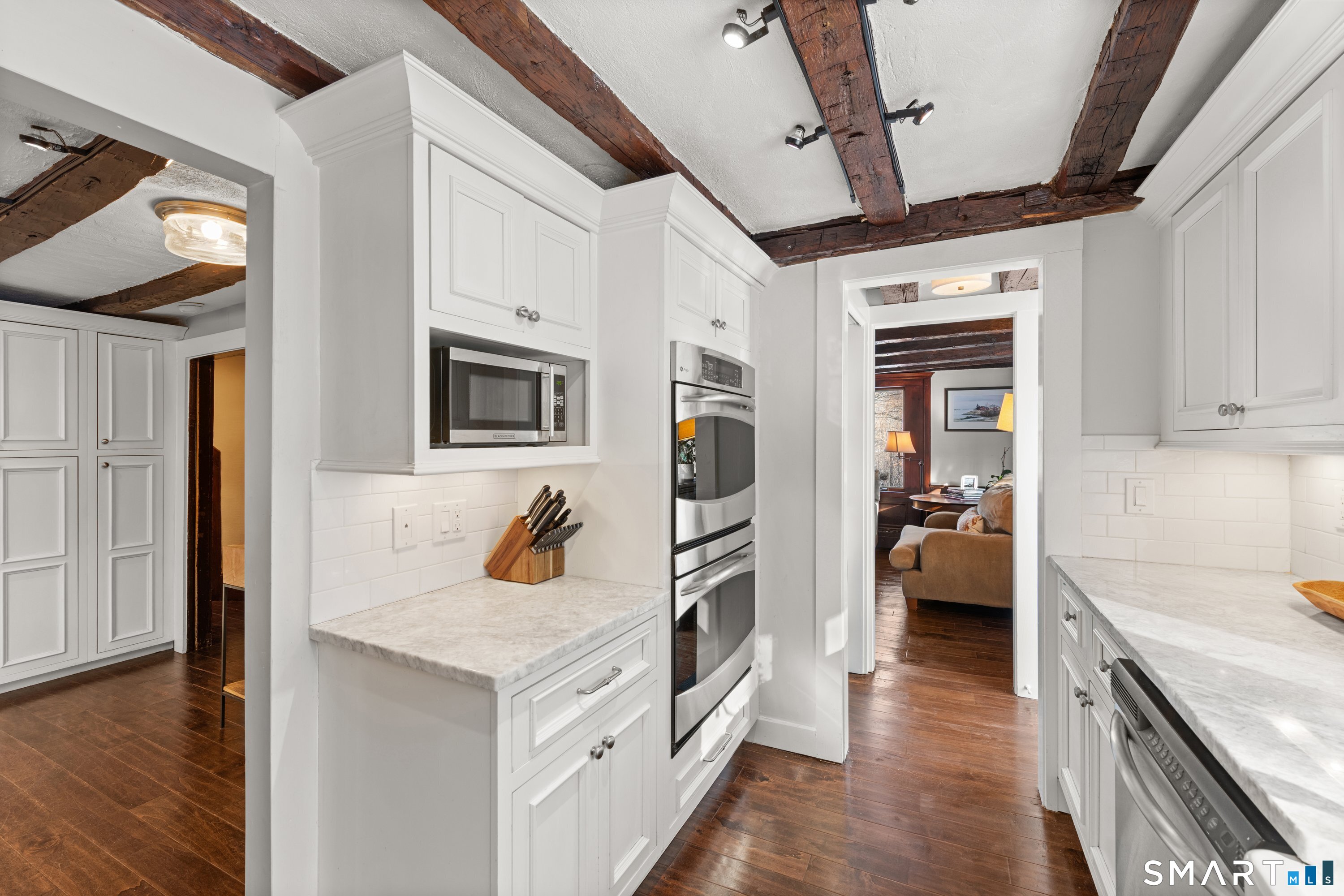 138 Putnam Park Road Bethel, CT 06801 - Photo 16 of 40 a kitchen with stove and refrigerator