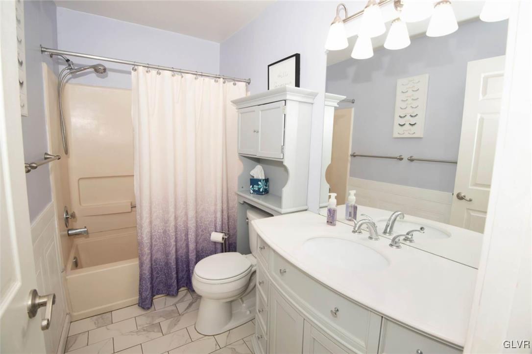 117 Commonwealth Drive Bethlehem, PA 18020 - Photo 18 of 40 remodeled full bath on the 2nd level