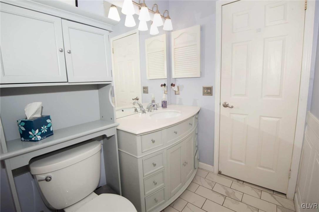 117 Commonwealth Drive Bethlehem, PA 18020 - Photo 19 of 40