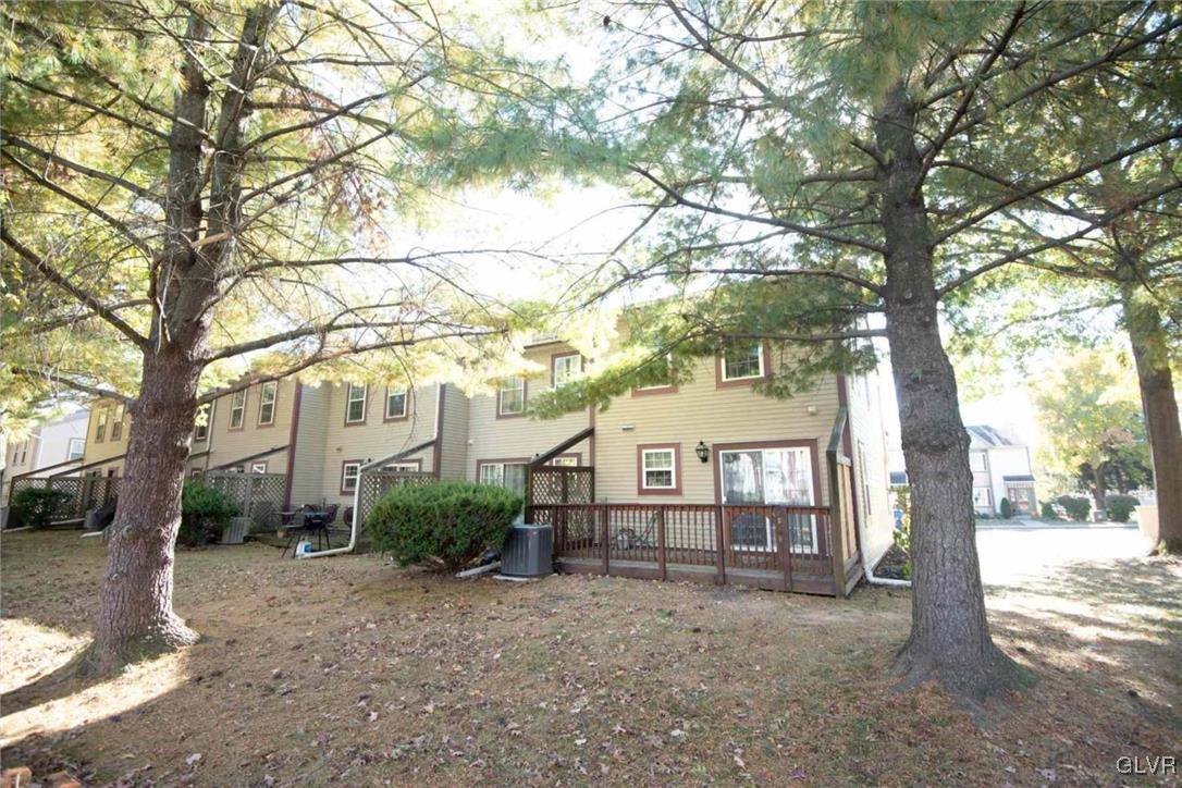 117 Commonwealth Drive Bethlehem, PA 18020 - Photo 26 of 40 full view of common ground