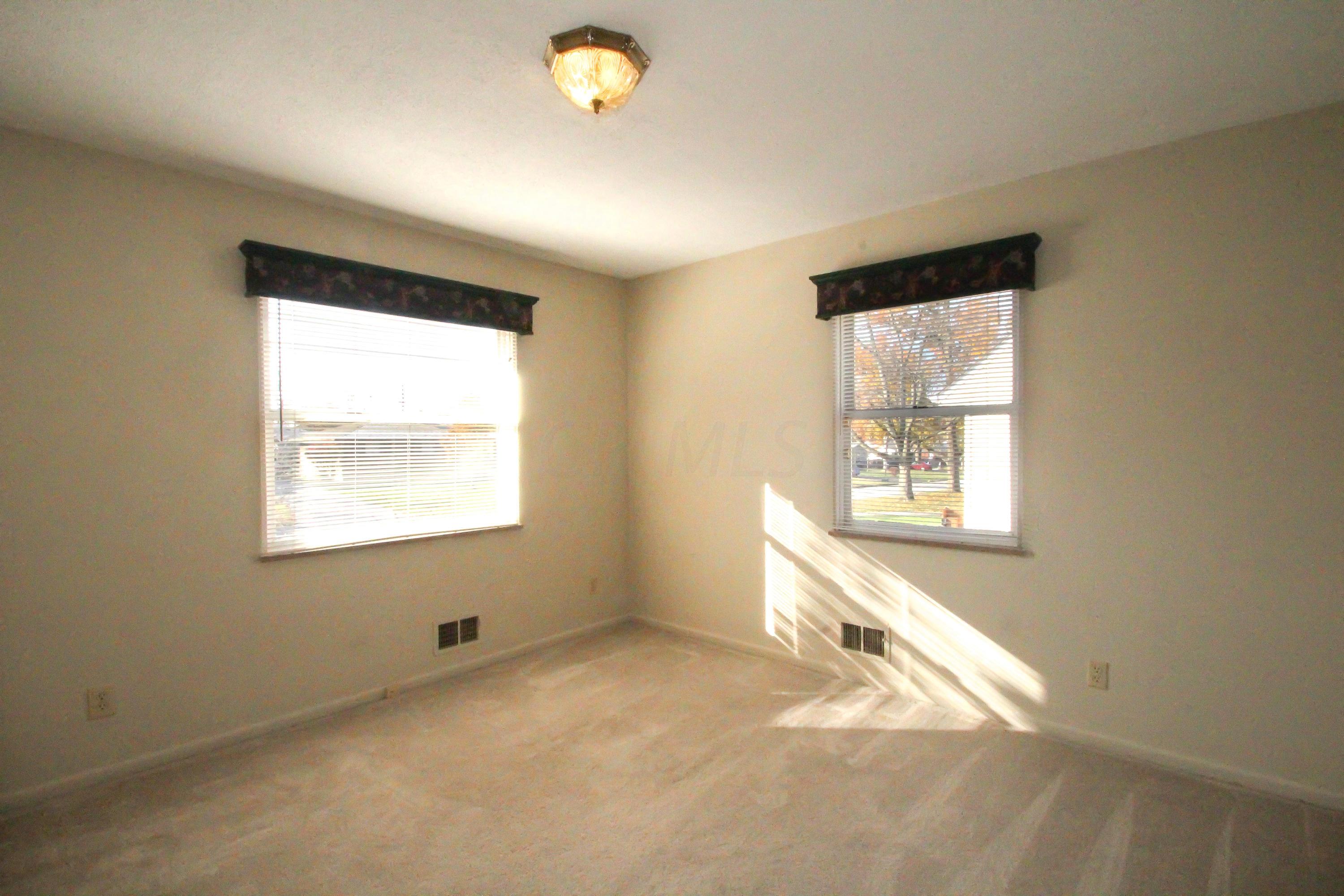 2640 Bristol Road Columbus, OH 43221 - Photo 12 of 24