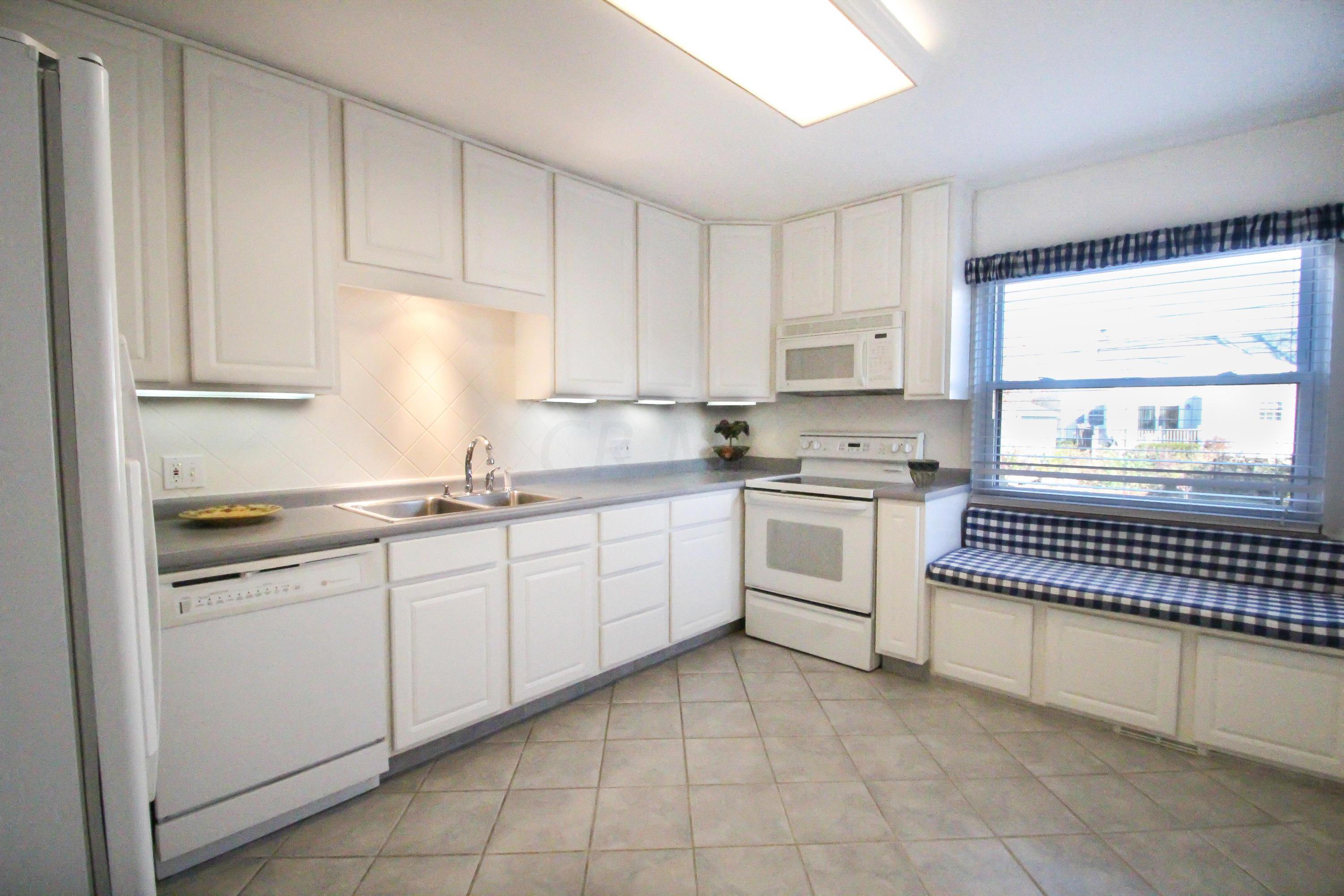 2640 Bristol Road Columbus, OH 43221 - Photo 6 of 24