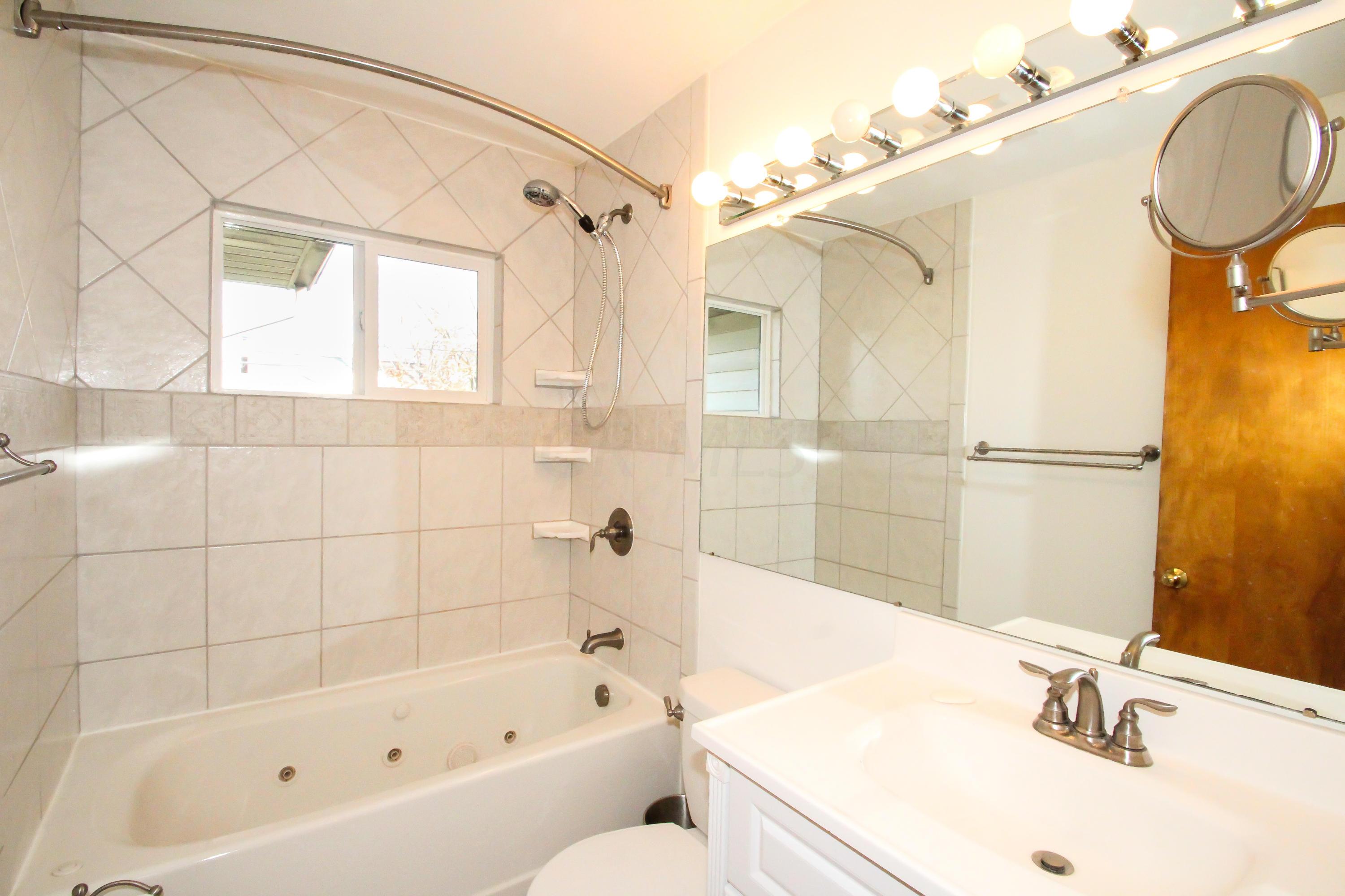2640 Bristol Road Columbus, OH 43221 - Photo 9 of 24