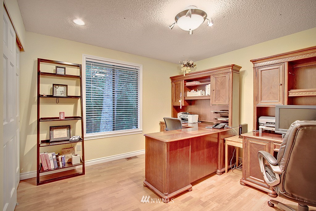 15510 Southeast 168th Street Renton, WA 98058 - Photo 13 of 25 Gallery Image 13