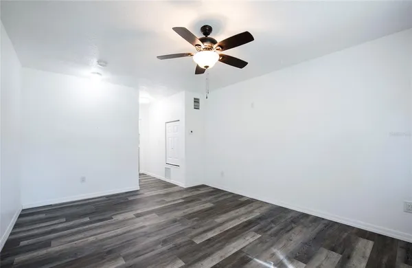 $1,800 | 717 East Gulf Boulevard, Unit 2, Indian Rocks Beach, FL 33785