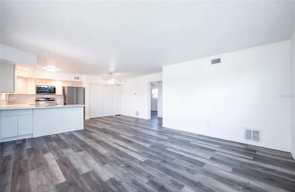 $1,800 | 717 East Gulf Boulevard, Unit 2, Indian Rocks Beach, FL 33785