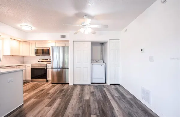 $1,800 | 717 East Gulf Boulevard, Unit 2, Indian Rocks Beach, FL 33785