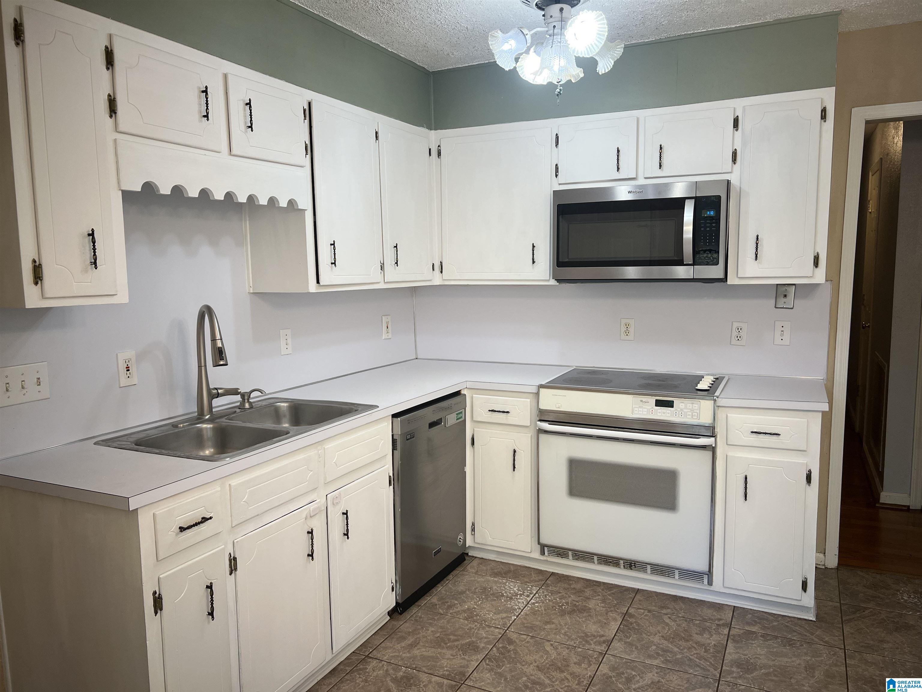 2149 Lakeside Drive McCalla, AL 35111 - Photo 5 of 20