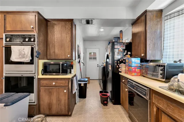 $1,050,000 | 820 North Ford Street, Burbank, CA 91505