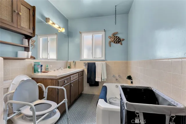 $1,050,000 | 820 North Ford Street, Burbank, CA 91505