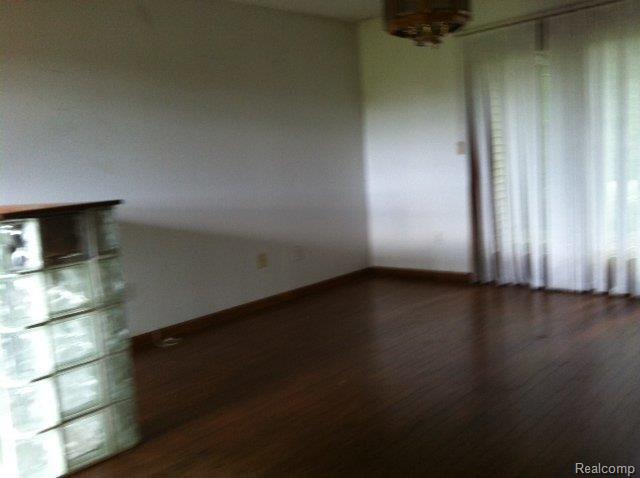 6286 Rivers Edge Drive Howell, MI 48855 - Photo 5 of 11 Dining.jpg