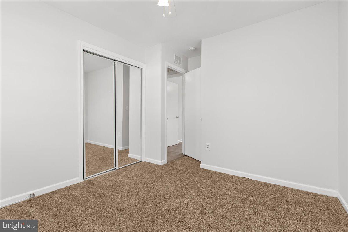 325 Londontown Road Edgewater, MD 21037 - Photo 17 of 34 an empty room with closet