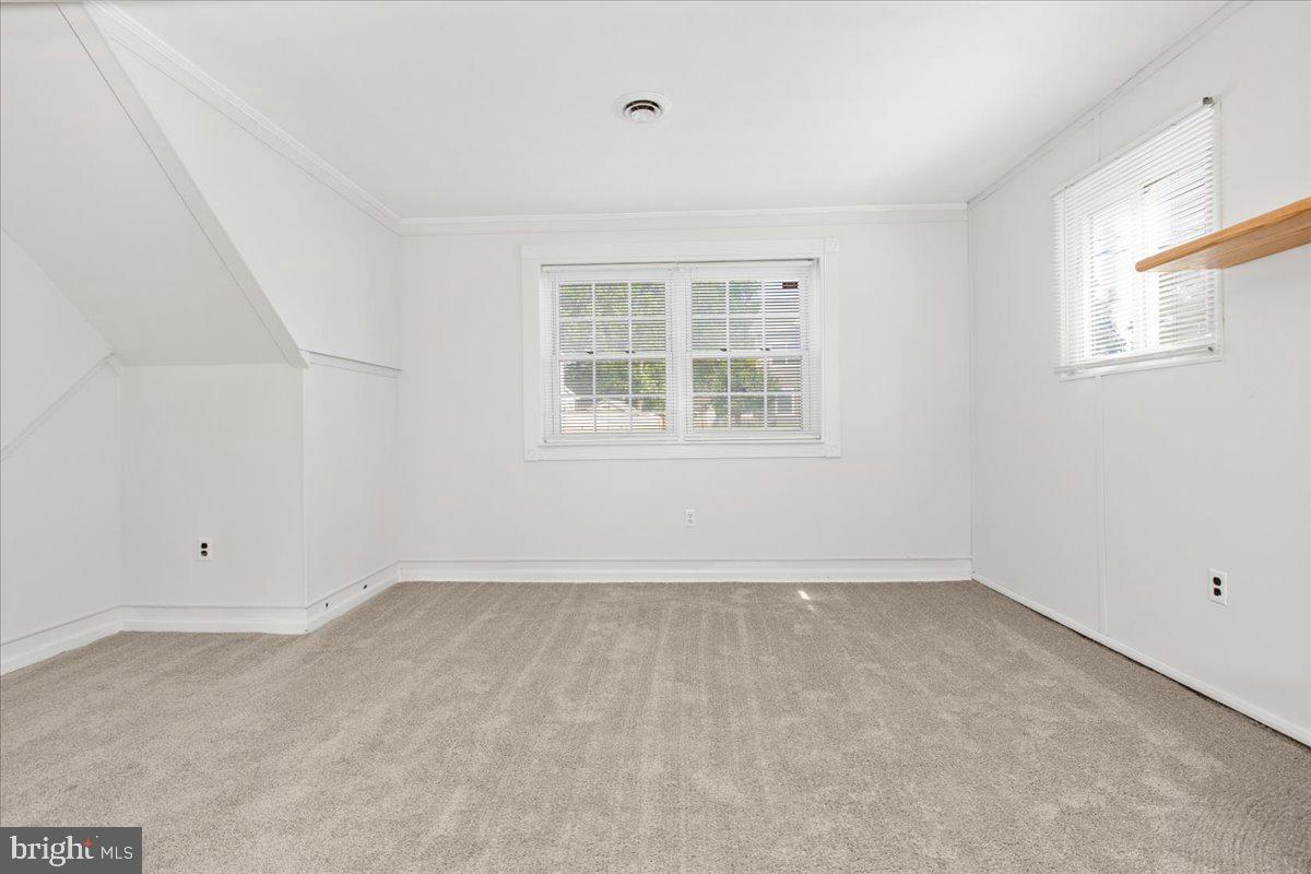 325 Londontown Road Edgewater, MD 21037 - Photo 26 of 34 an empty room with a window