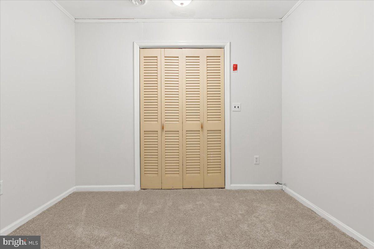 325 Londontown Road Edgewater, MD 21037 - Photo 27 of 34 an empty room with windows