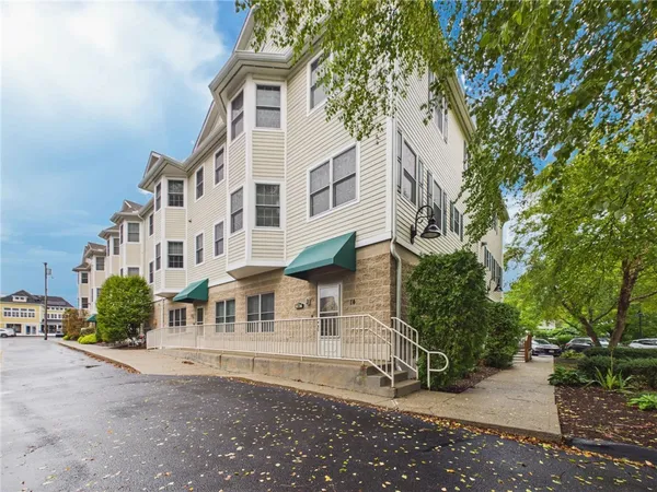 $275,565 | 620 Main Street, Unit 14, East Greenwich, RI 02818