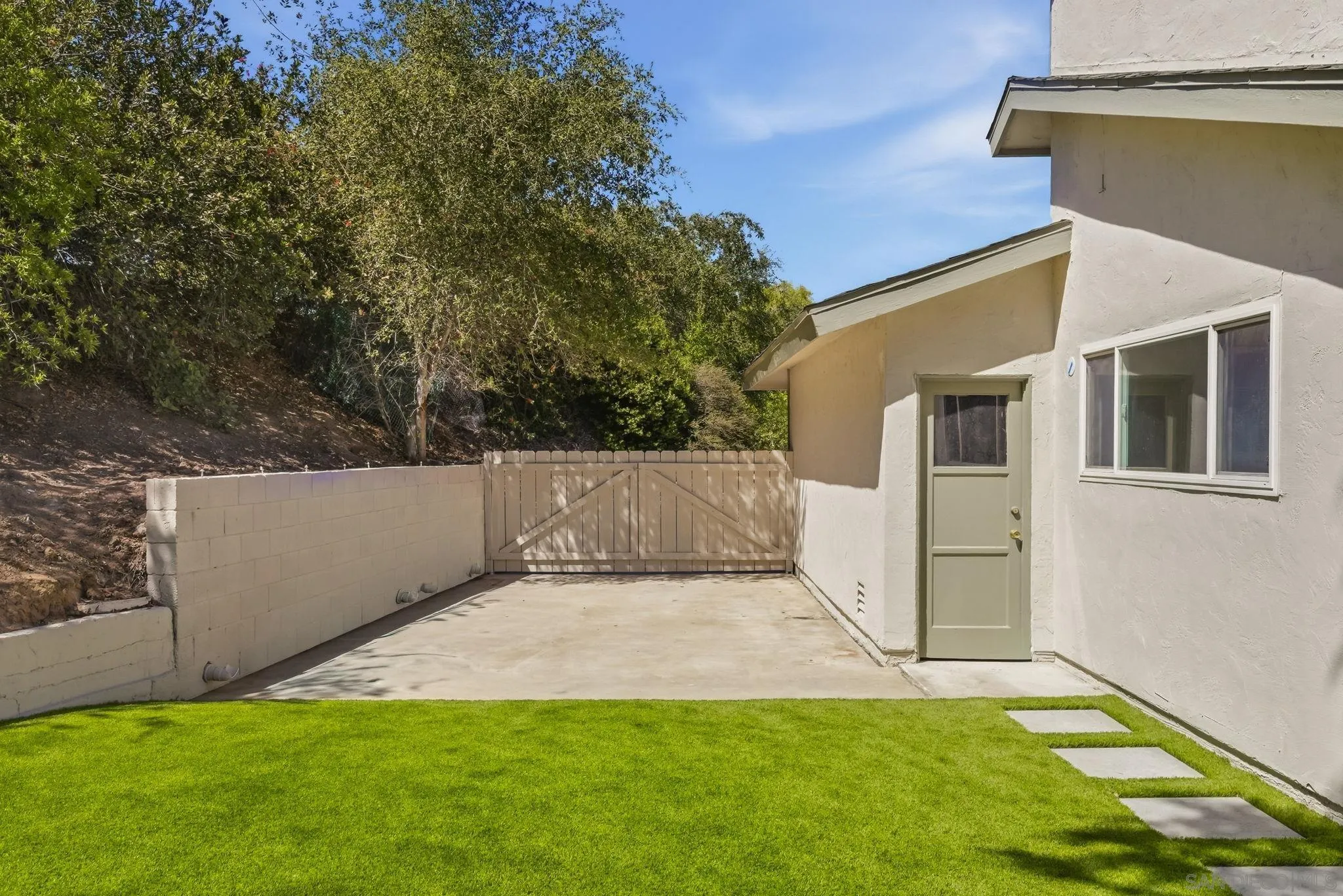 1198 Benjamin Place El Cajon, CA 92020 - Photo 32 of 38 a view of a back yard of the house