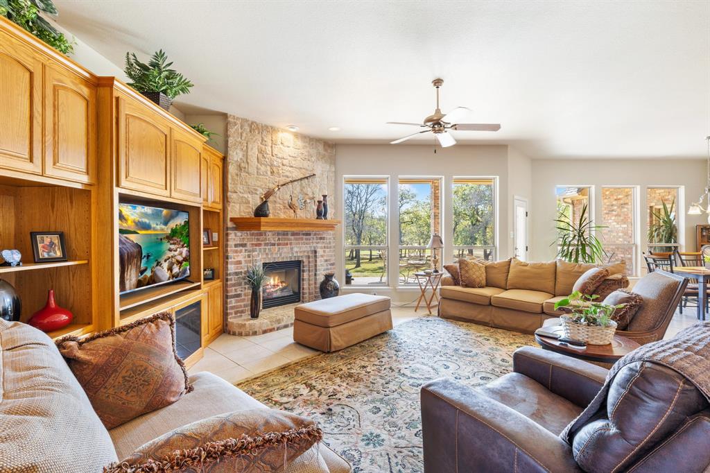 227 Sugartree Circle Lipan, TX 76462 - Photo 6 of 25