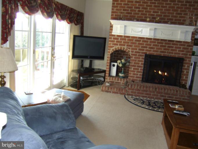 4523 Mt Carmel Road Hampstead, MD 21074 - Photo 24 of 30 Living Room