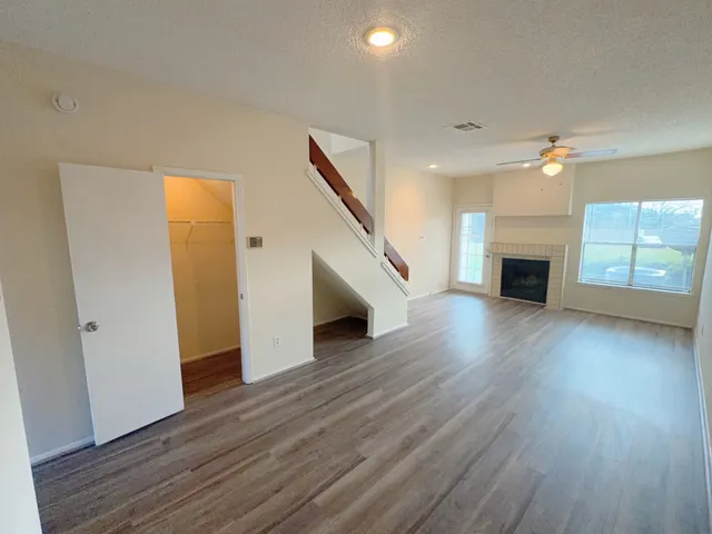 $1,350 | 7900 Bissonnet Street, Unit D8, Houston, TX 77074