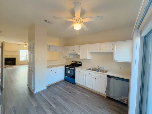 $1,350 | 7900 Bissonnet Street, Unit D8, Houston, TX 77074