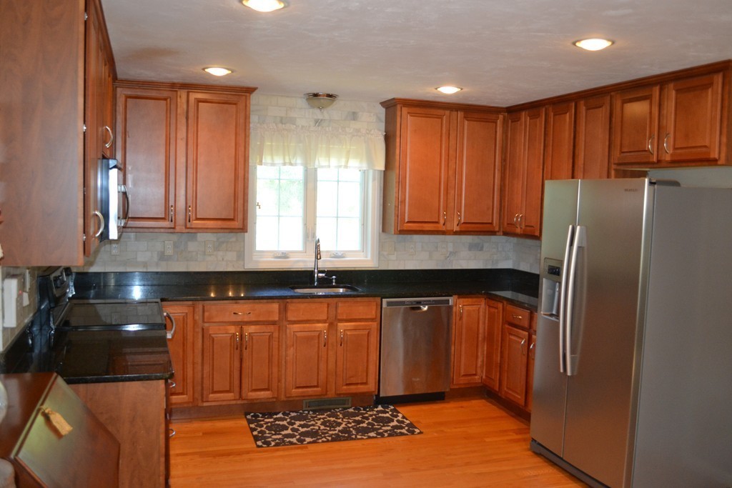 4 Woodman Ridge Road Andover, MA 01810 - Photo 5 of 22 Gallery Image 5