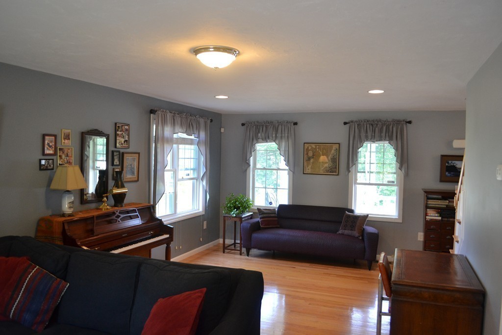 4 Woodman Ridge Road Andover, MA 01810 - Photo 8 of 22 Gallery Image 8