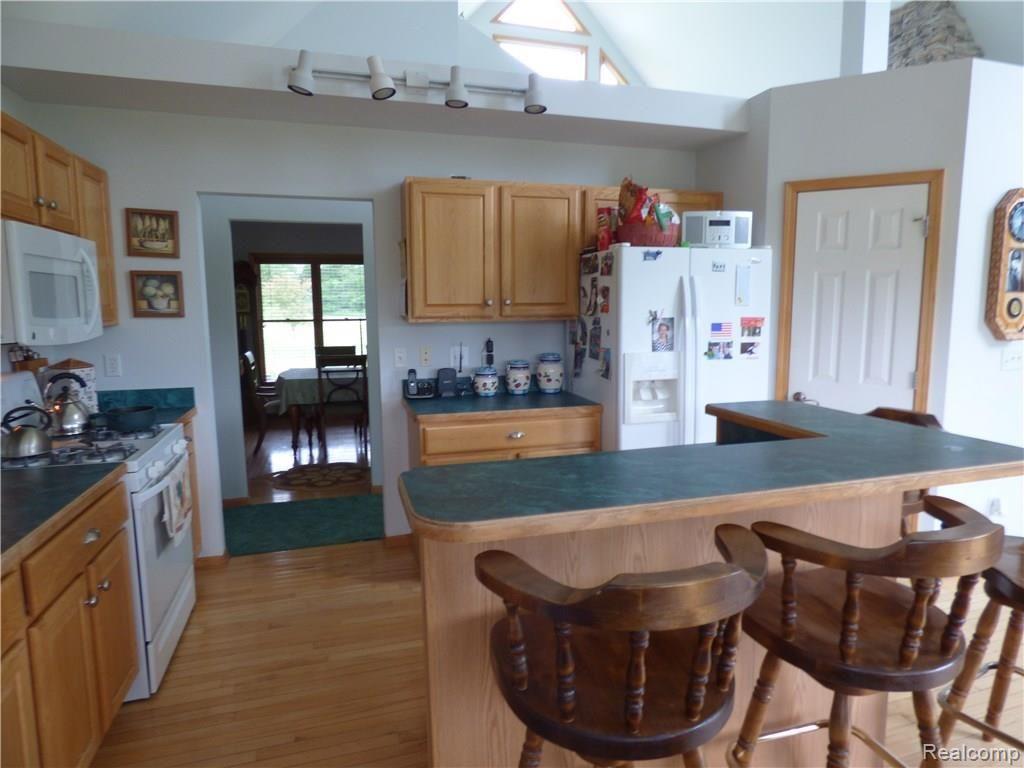 8345 Linden Road Fenton, MI 48430 - Photo 15 of 29 P1020444.JPG