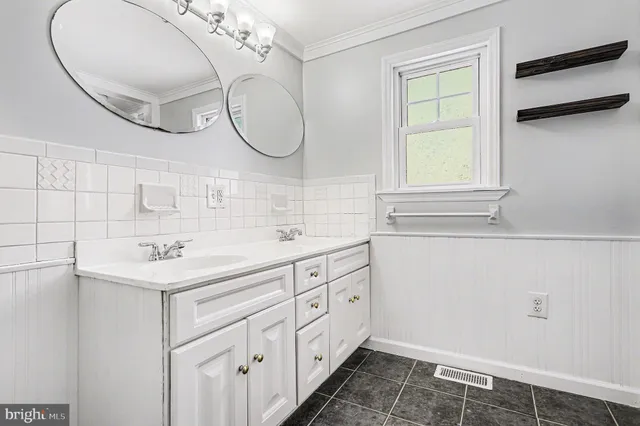 $359,900 | 4570 Walters Hatchery Road, Spring Grove, PA 17362