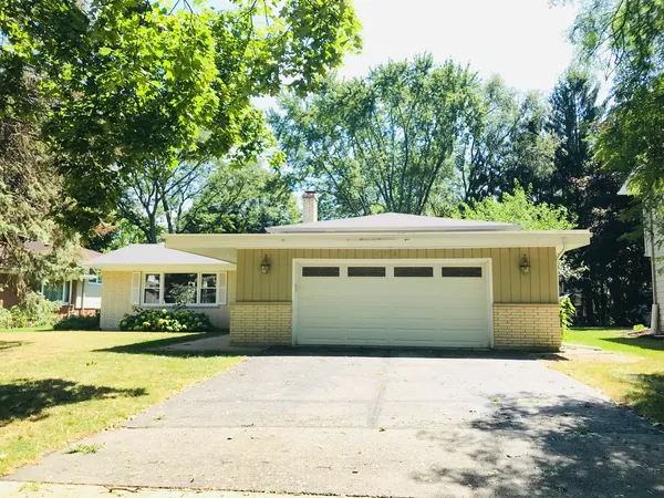 $3,200 | 724 Burning Tree Lane, Naperville, IL 60563