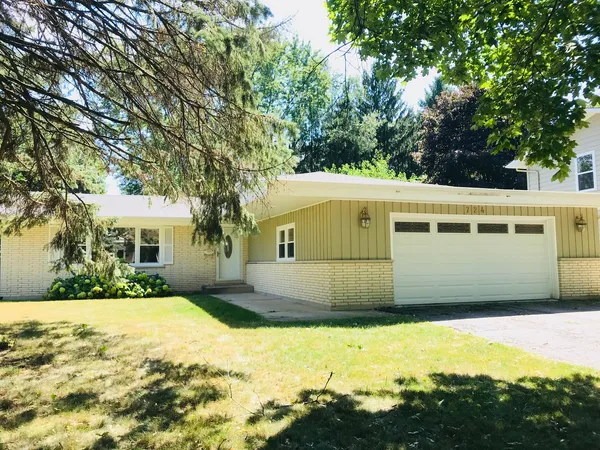 $3,200 | 724 Burning Tree Lane, Naperville, IL 60563