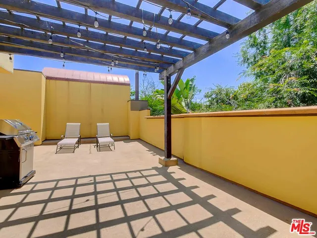 $3,800 | 4128 Whitsett Avenue, Unit 203, Studio City, CA 91604