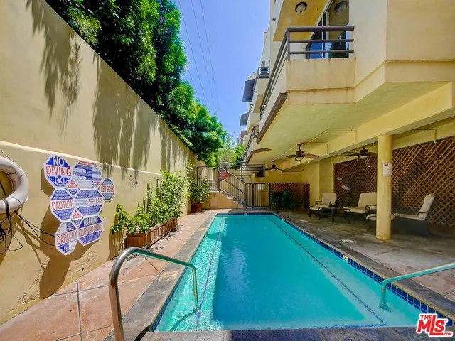 $3,800 | 4128 Whitsett Avenue, Unit 203, Studio City, CA 91604