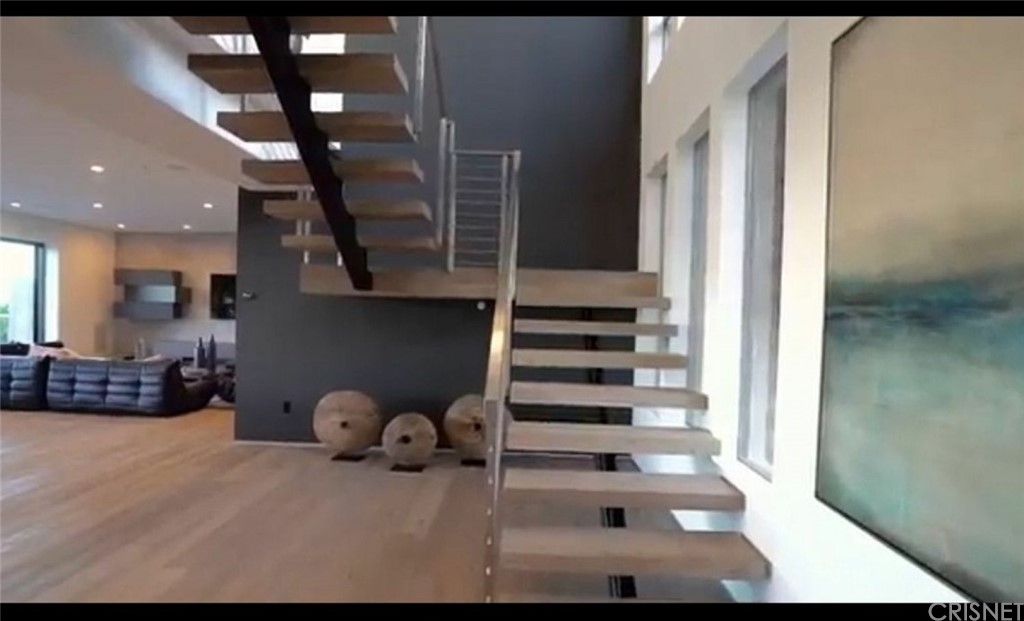 2484 Roscomare Road Los Angeles, CA 90077 - Photo 6 of 16