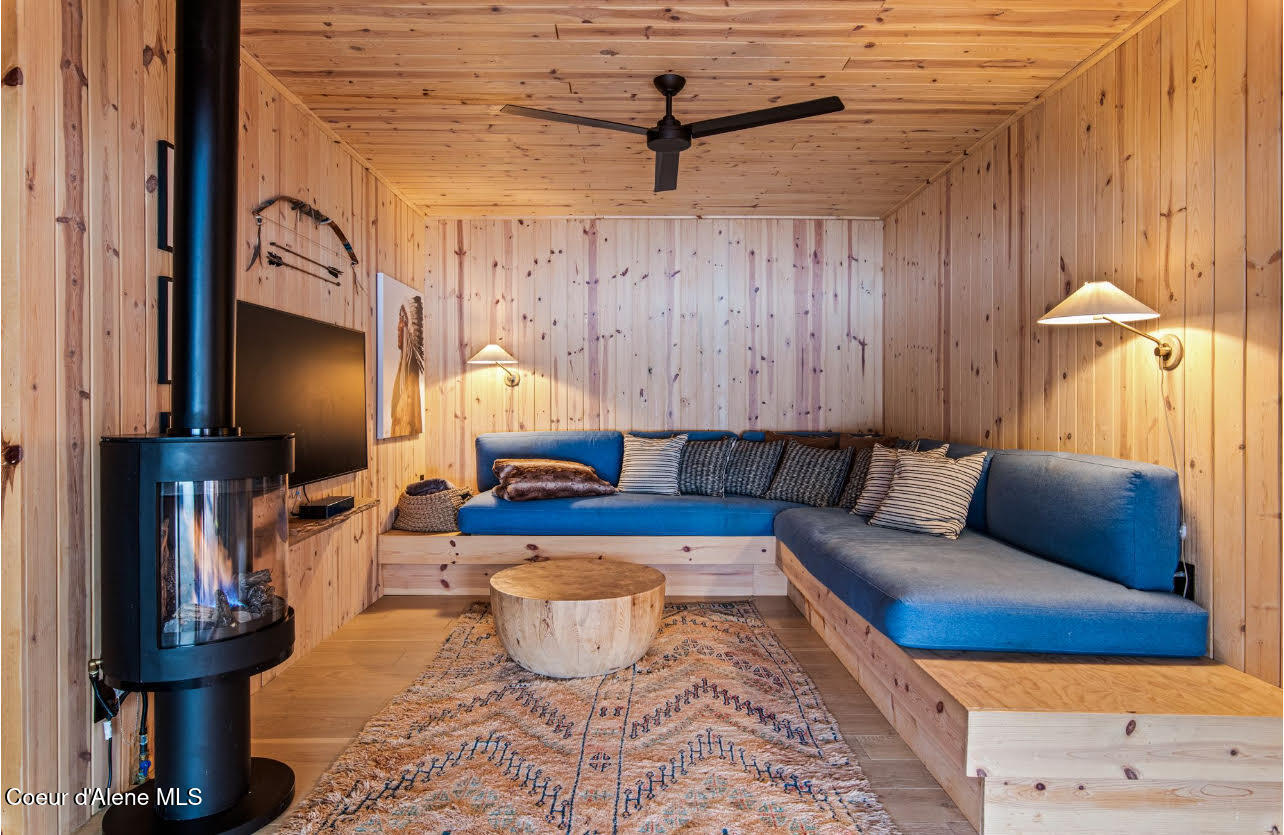 202 Siskin Lane Sandpoint, ID 83864 - Photo 15 of 50 15 interior family 1