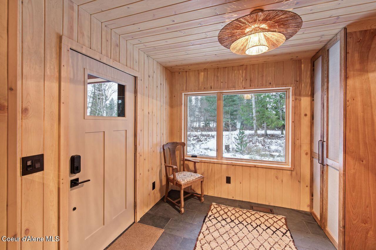 202 Siskin Lane Sandpoint, ID 83864 - Photo 27 of 50 29 interior entry 1