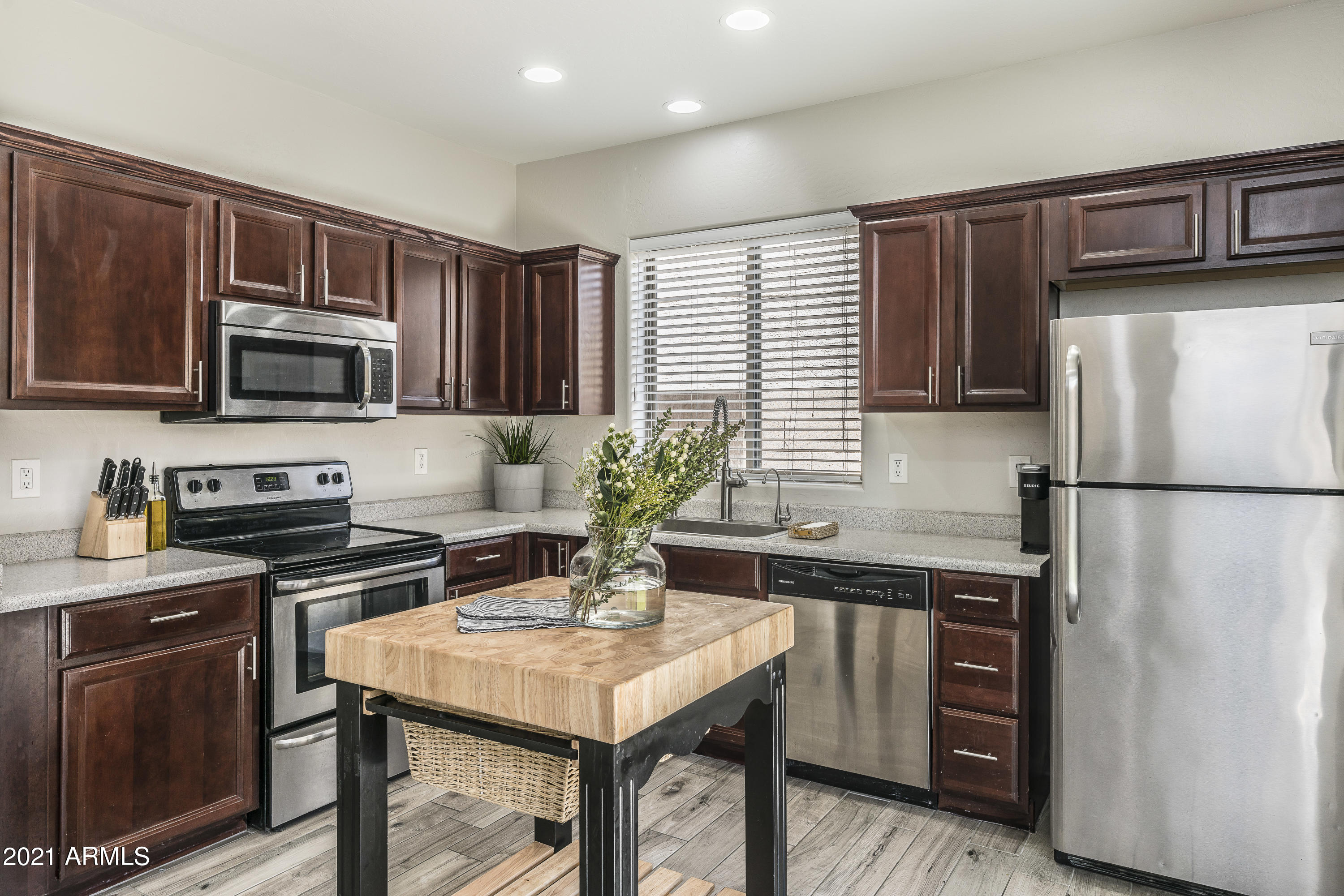 4483 East Del Rio Street Gilbert, AZ 85295 - Photo 4 of 51 DSC09639
