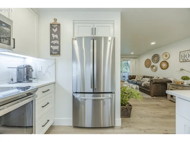 $319,000 | 650 Harlow Road, Unit 209, Springfield, OR 97477